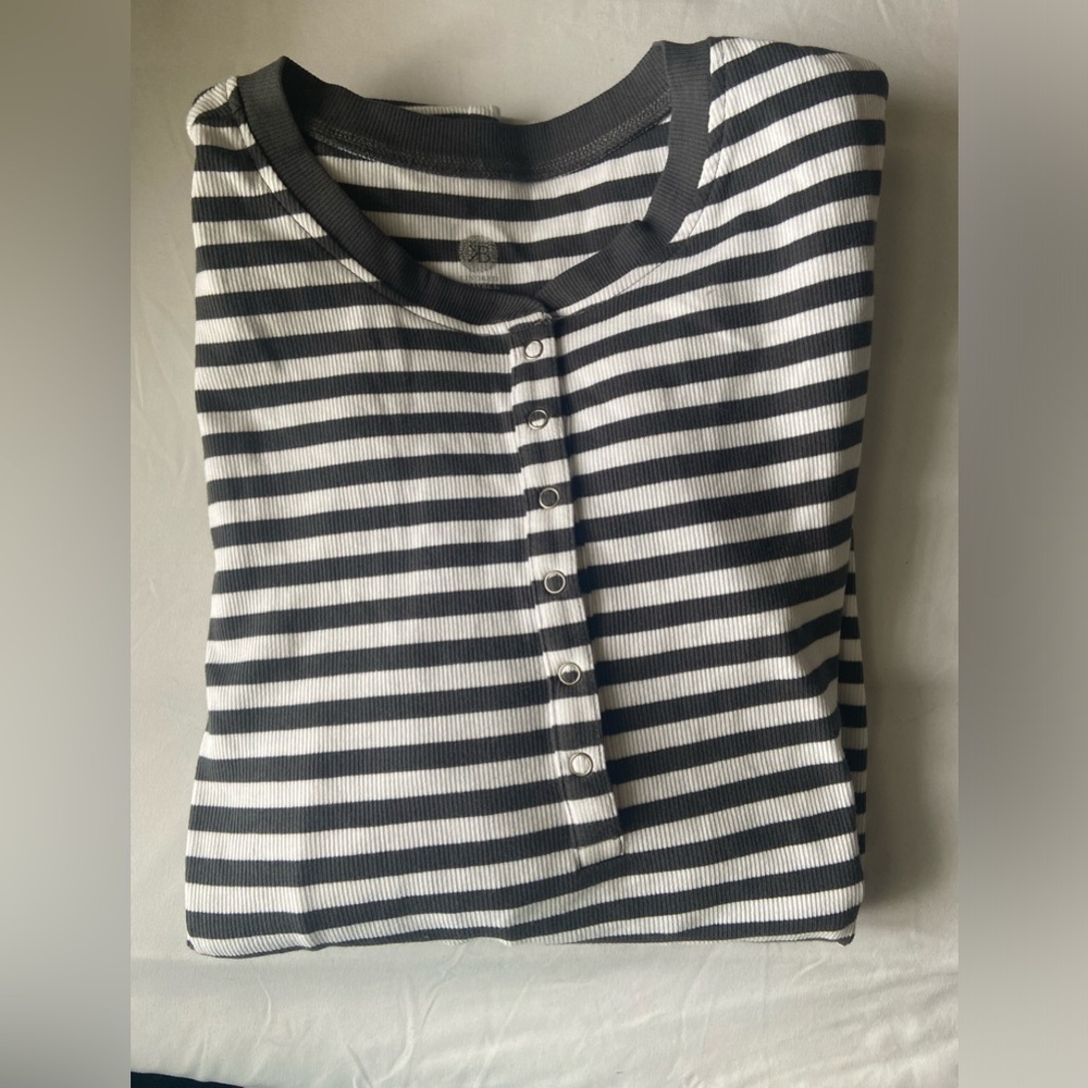 Kindred Bravely nursing friendly top